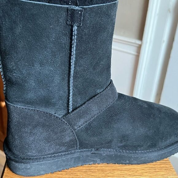 Shearling Ugg style boots, size ladies 10. - Picture 10 of 11